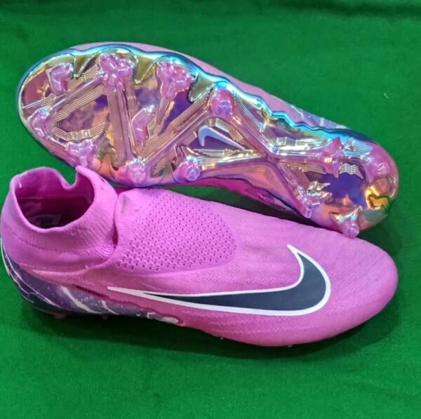 XT10 Football Boot